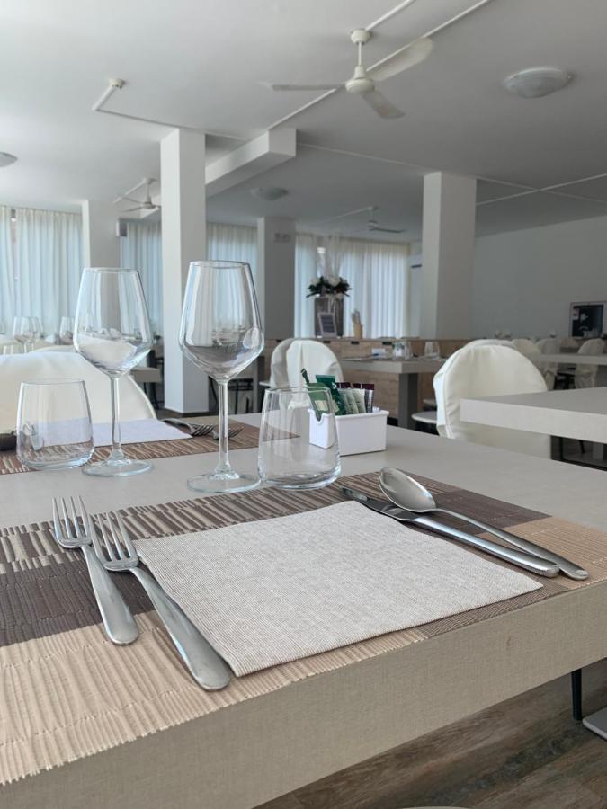 Hotel Carmen Riccione Exterior foto